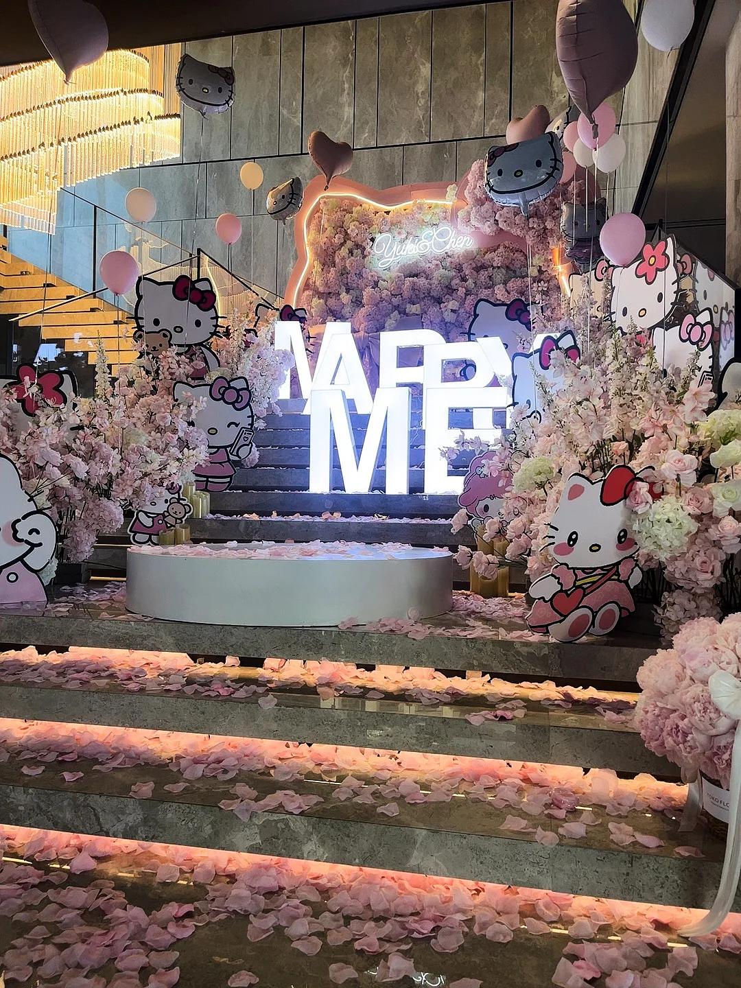 Hello Kitty 粉色求婚布置 / 卡通主题求婚现场 - 图 7